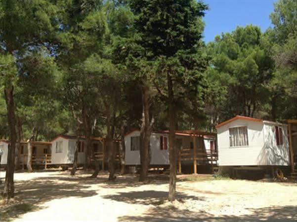 Camp Porat Hotel Povljana Exterior photo