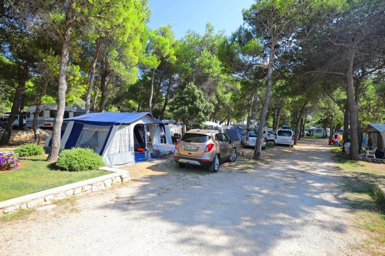 Camp Porat Hotel Povljana Exterior photo
